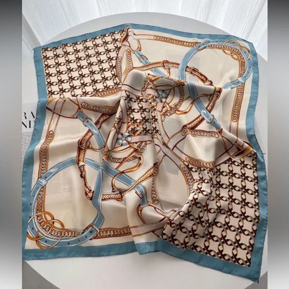 Elegant Chain Print Scarf P91
